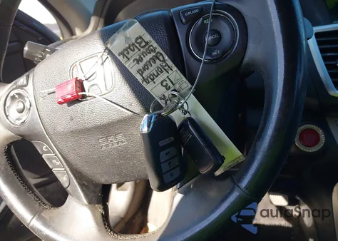 2013 Honda Accord Ex-L V-6 z USA, uszkodzony, nr VIN 1HGCT2B86DA006728